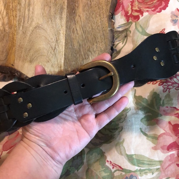 GAP Size Medium Woven Black Leather Belt BRASS Hardware & - Picture 11 of 16